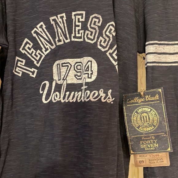 NWT - University of Tennessee gameday shirt. Size small. - Picture 2 of 4